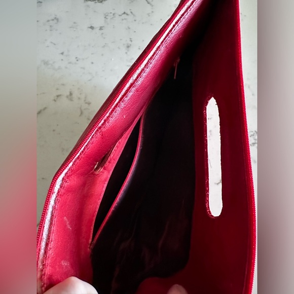 Red Clutch - Picture 3 of 4